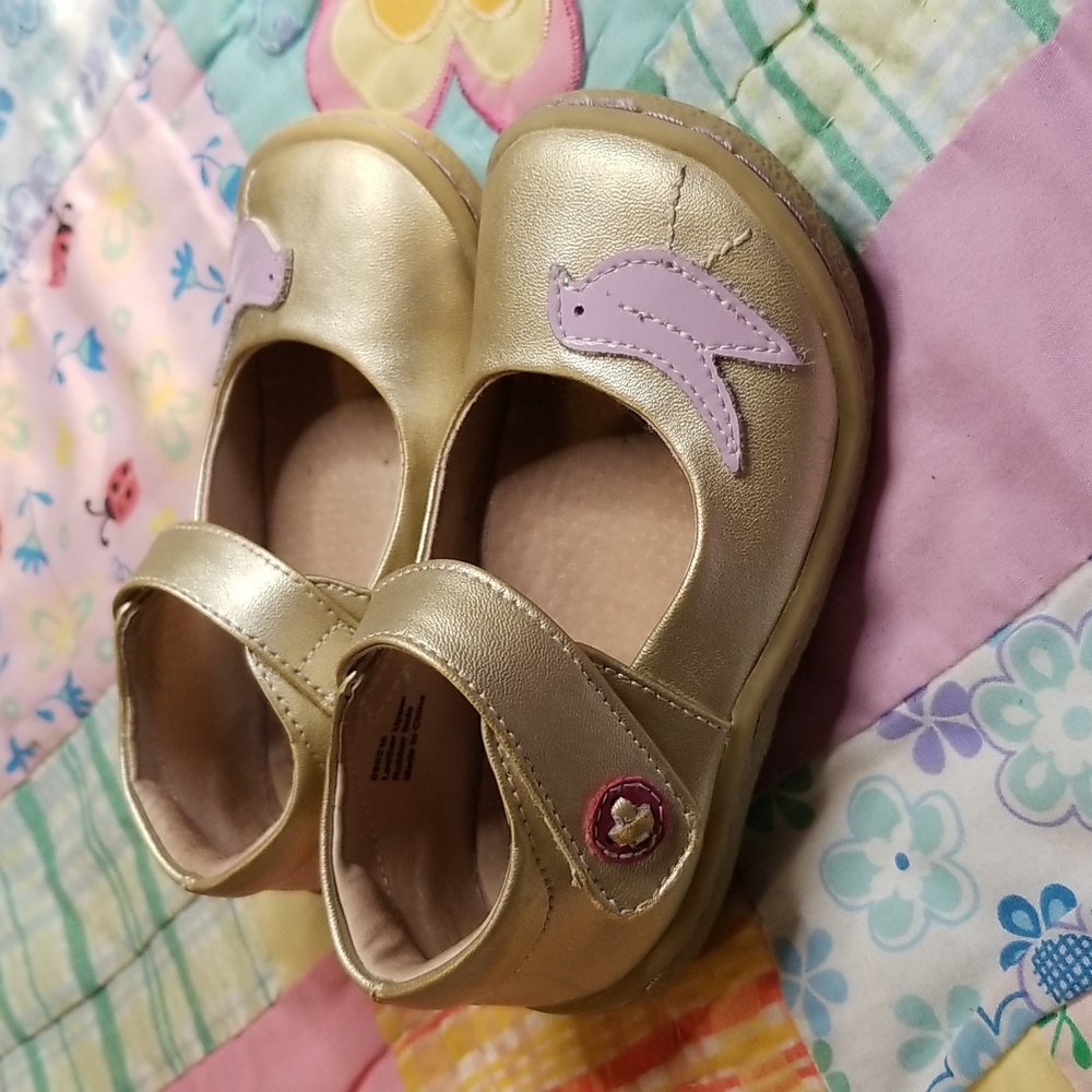 Livie & Luca Gold Metallic Leather  Pio Pio Mary Jane with Purple Bird Size 7 - Picture 2 of 8
